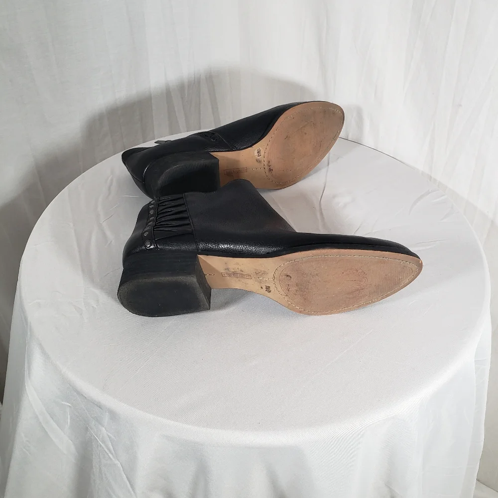Vince Camuto's Black Leather Booties Sz 10 - Picture 8 of 9